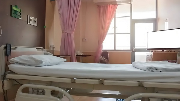 馋嘴丫鬟斗龙颜